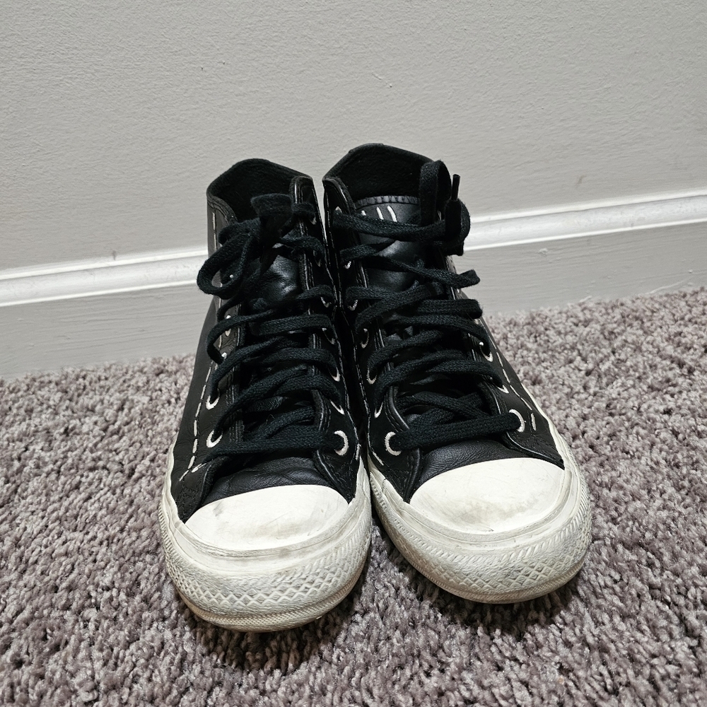 Chuck Taylor Women Leather Converse sneakers size 8 - Picture 2 of 12